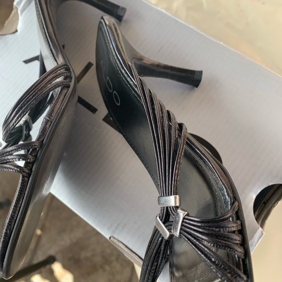 Black Aldo sandals size 7 with a silver clasp - Picture 2 of 5
